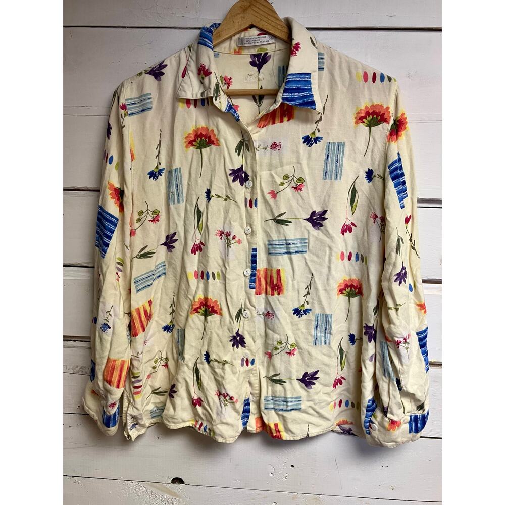 Foxcroft Button-up Floral Shirt Woman’s Size 16.